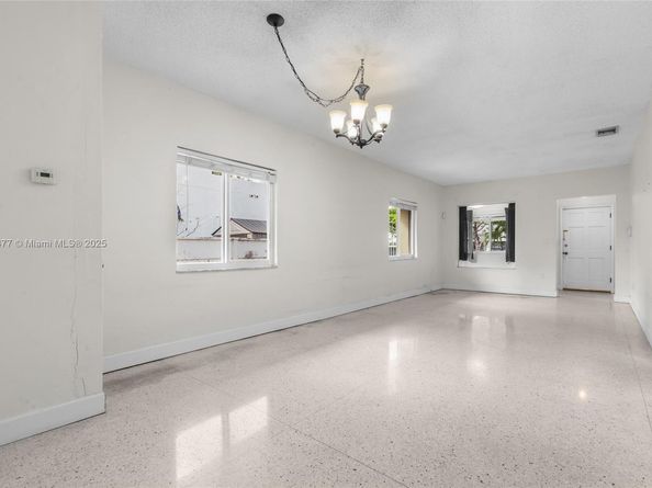 426 SW 26th Rd, Miami FL 33129