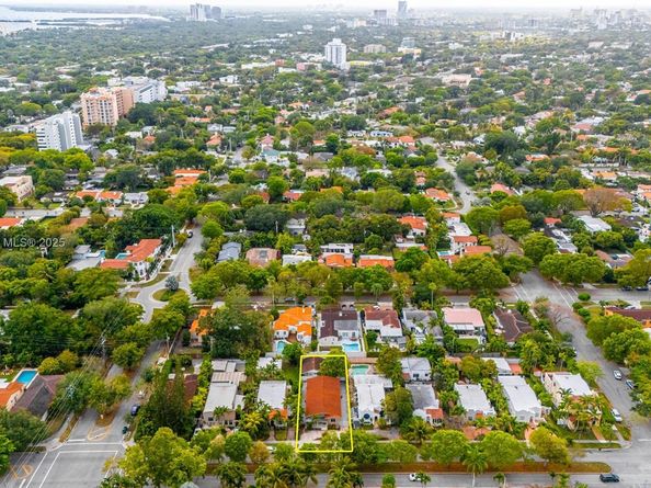 426 SW 26th Rd, Miami FL 33129