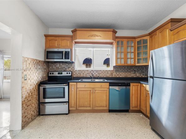 426 SW 26th Rd, Miami FL 33129