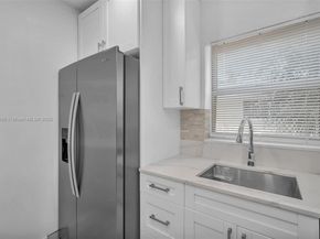 1581 NE 34th Ct 115, Oakland Park FL 33334