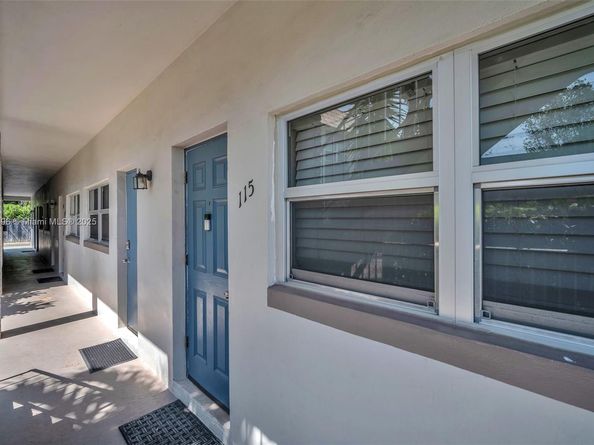1581 NE 34th Ct 115, Oakland Park FL 33334