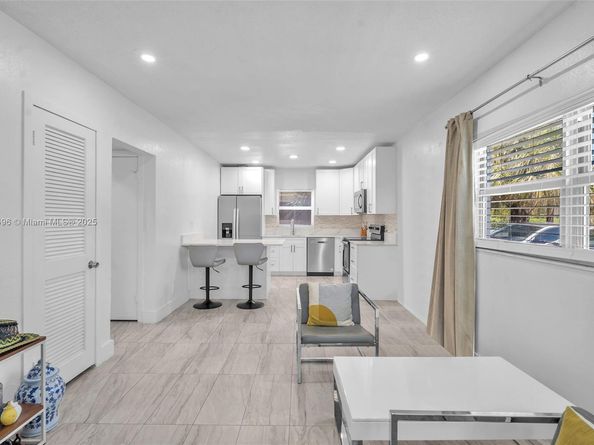 1581 NE 34th Ct 115, Oakland Park FL 33334
