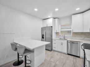 1581 NE 34th Ct 115, Oakland Park FL 33334