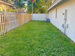 8513 SW 169 Ter, Palmetto Bay FL 33157