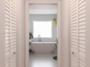 8513 SW 169 Ter, Palmetto Bay FL 33157