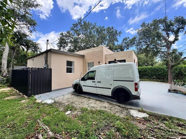 6159 SW 22nd St, Miami FL 33155