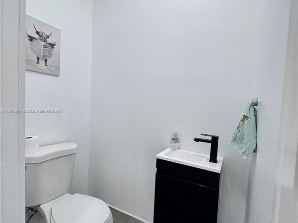 6159 SW 22nd St, Miami FL 33155