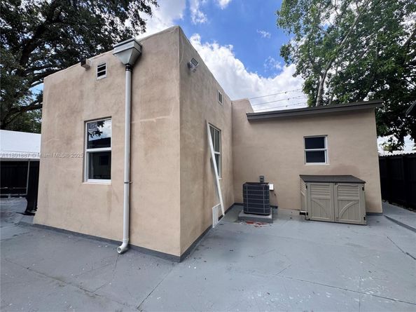 6159 SW 22nd St, Miami FL 33155