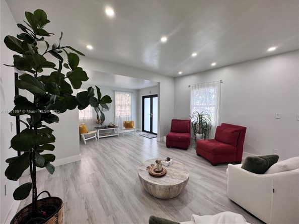6159 SW 22nd St, Miami FL 33155
