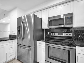 2199 N 14th Ave, Hollywood FL 33020