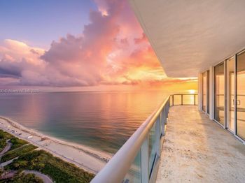 6365 Collins Ave