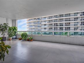 1800 N Bayshore Dr 512, Miami FL 33132