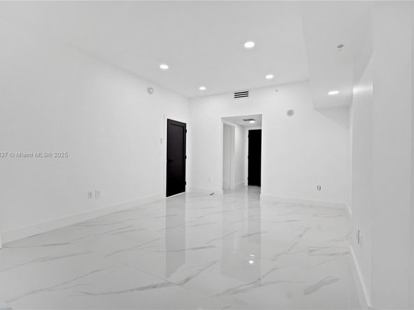 1800 N Bayshore Dr 512, Miami FL 33132