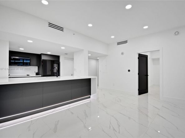 1800 N Bayshore Dr 512, Miami FL 33132