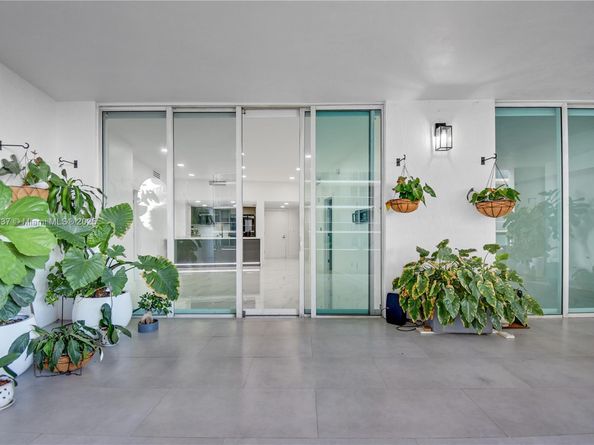1800 N Bayshore Dr 512, Miami FL 33132