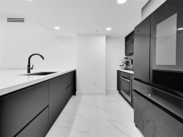 1800 N Bayshore Dr 512, Miami FL 33132