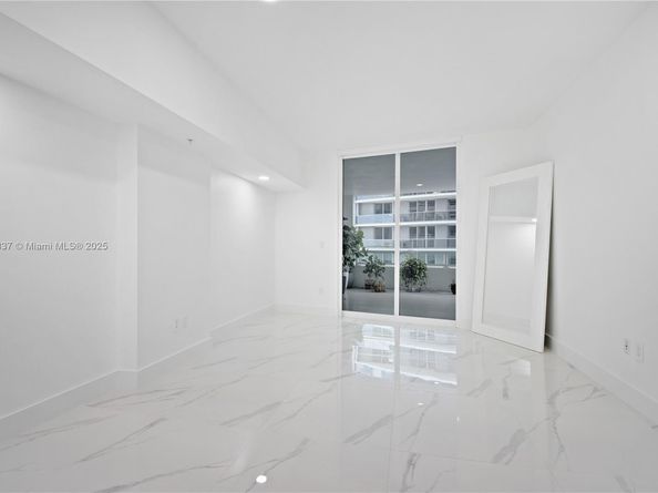 1800 N Bayshore Dr 512, Miami FL 33132