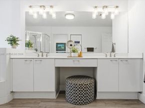 11372 NW 72nd Ter, Doral FL 33178