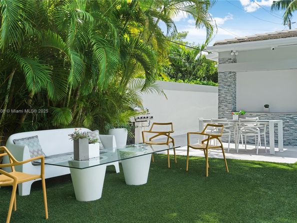 1616 S Bayshore Dr, Miami FL 33133