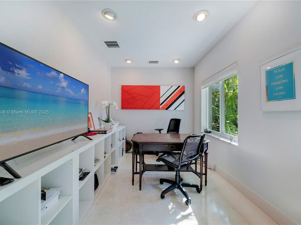 1616 S Bayshore Dr, Miami FL 33133