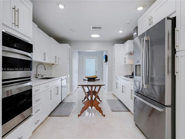 1616 S Bayshore Dr, Miami FL 33133