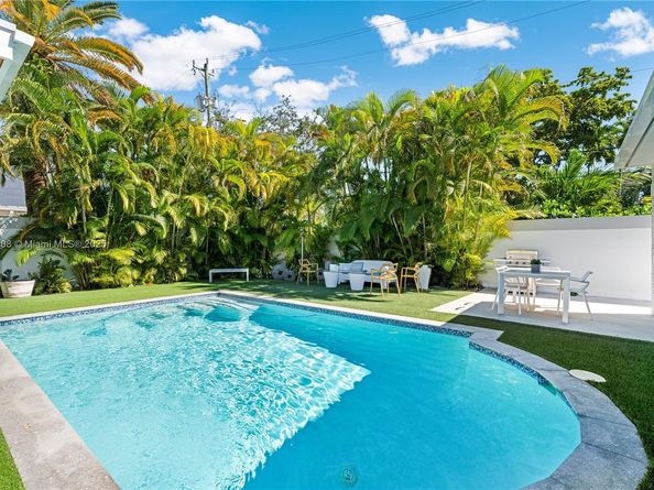 1616 S Bayshore Dr, Miami FL 33133