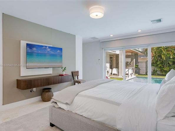 1616 S Bayshore Dr, Miami FL 33133