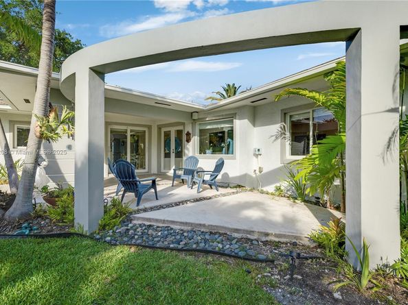 1616 S Bayshore Dr, Miami FL 33133