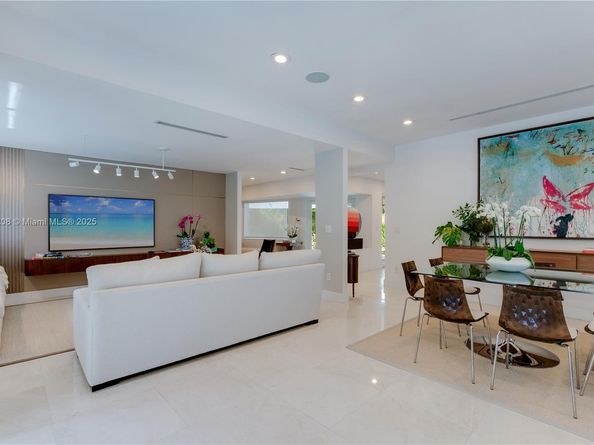 1616 S Bayshore Dr, Miami FL 33133