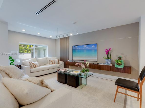 1616 S Bayshore Dr, Miami FL 33133