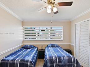 6520 Olde Moat Way, Davie FL 33331