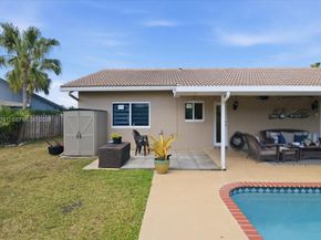 6520 Olde Moat Way, Davie FL 33331