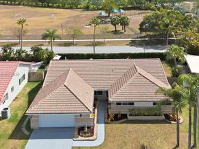 6520 Olde Moat Way, Davie FL 33331
