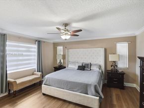 6520 Olde Moat Way, Davie FL 33331