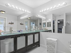 6520 Olde Moat Way, Davie FL 33331