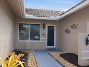 6520 Olde Moat Way, Davie FL 33331