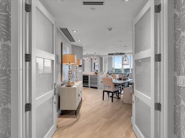 100 S Pointe Dr 1502, Miami Beach FL 33139