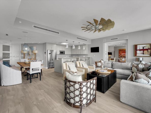 100 S Pointe Dr 1502, Miami Beach FL 33139