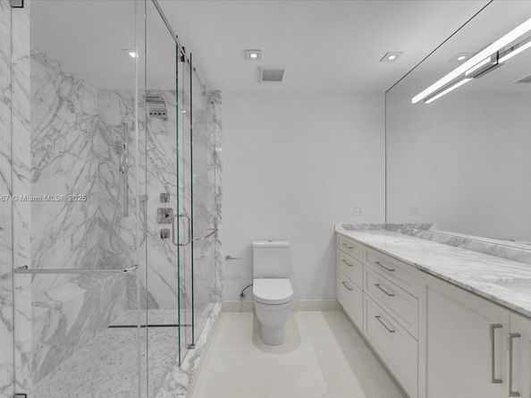 100 S Pointe Dr 1502, Miami Beach FL 33139