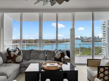 100 S Pointe Dr