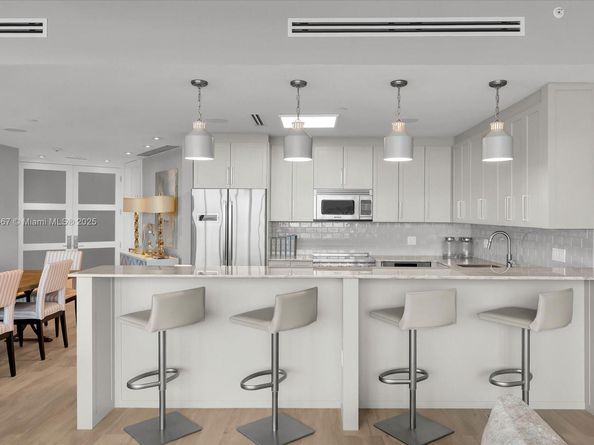 100 S Pointe Dr 1502, Miami Beach FL 33139