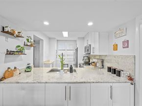 1532 Whitehall Dr 304, Davie FL 33324