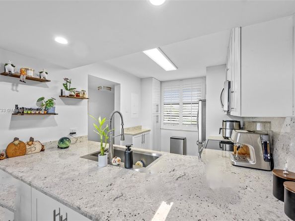 1532 Whitehall Dr 304, Davie FL 33324