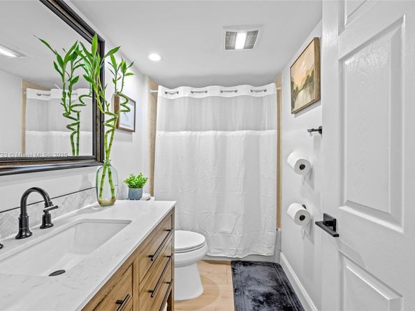 1532 Whitehall Dr 304, Davie FL 33324