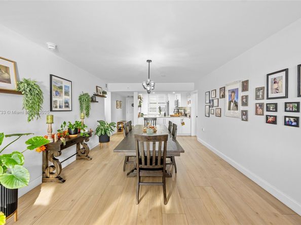 1532 Whitehall Dr 304, Davie FL 33324