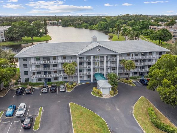 1532 Whitehall Dr 304, Davie FL 33324