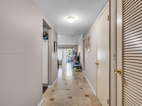 4900 Washington St 202, Hollywood FL 33021