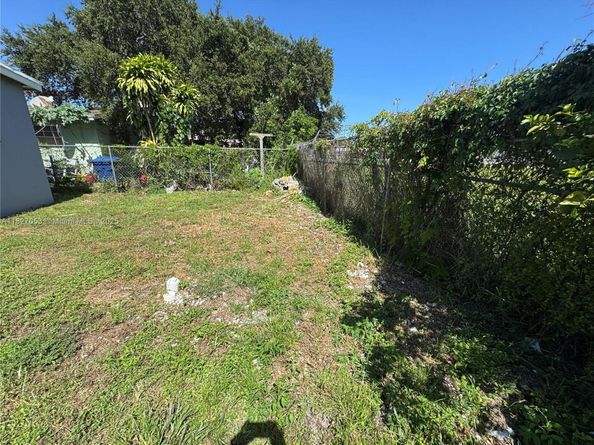 1820 NW 66th St, Miami FL 33147