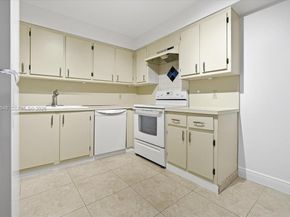 491 E Racquet Club Rd 107, Weston FL 33326