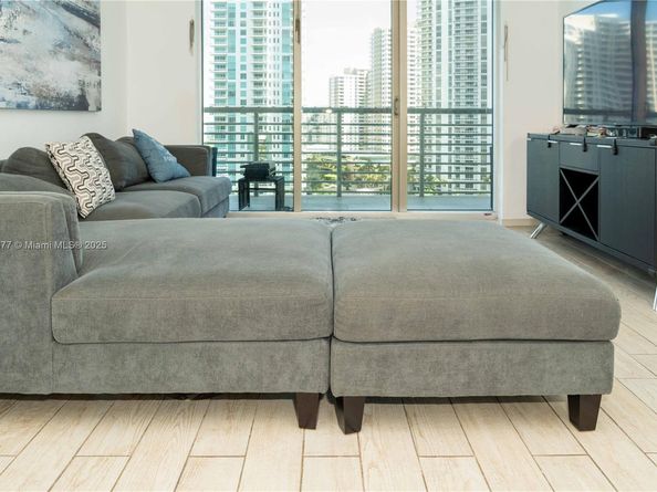 325 S Biscayne Blvd 1521, Miami FL 33131